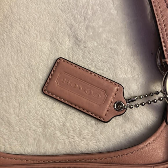 Pink coach shoulder bag - Picture 3 of 10